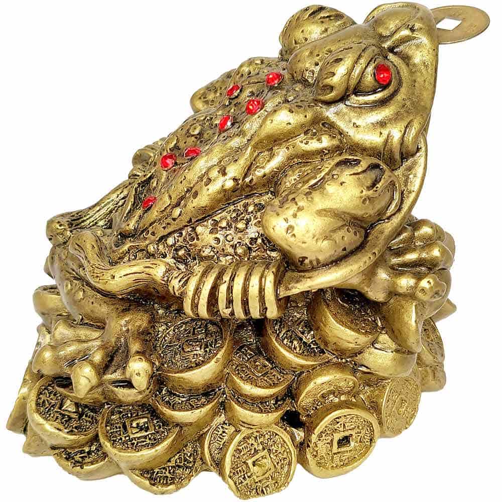Broasca Feng Shui pe soclu de dimensiuni mari, amuleta banilor cu pietre rosii pentru dragoste si monede chinezesti pentru noroc, 13 cm
