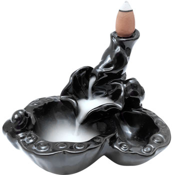 Fantana fum backflow Trifoi, simbol noroc, set suport cu 4 conuri fumigene parfumate si betisoare parfumate cu efect de cascada, ceramica neagra